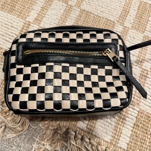 Universal thread crossbody